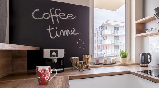 Βαφή πλακών. Διακόσμηση και διασκέδαση!