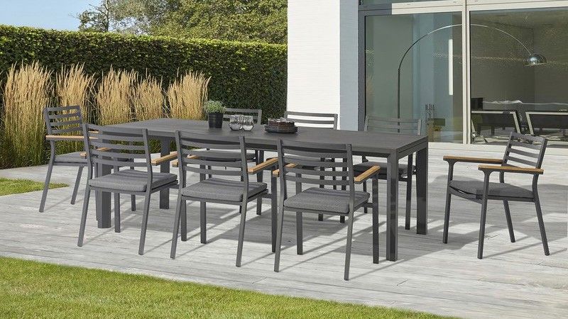 So wählen Sie den perfekten Gartentisch aus