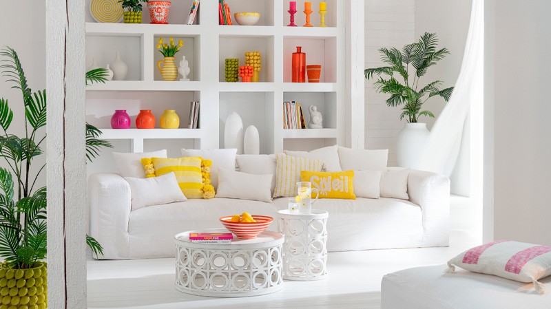 How to arrange living room furniture according to its shape