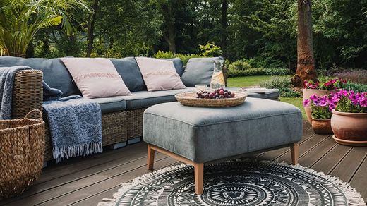 Συντήρηση και καθαρισμός επίπλων κήπου ανάλογα με το υλικό τους