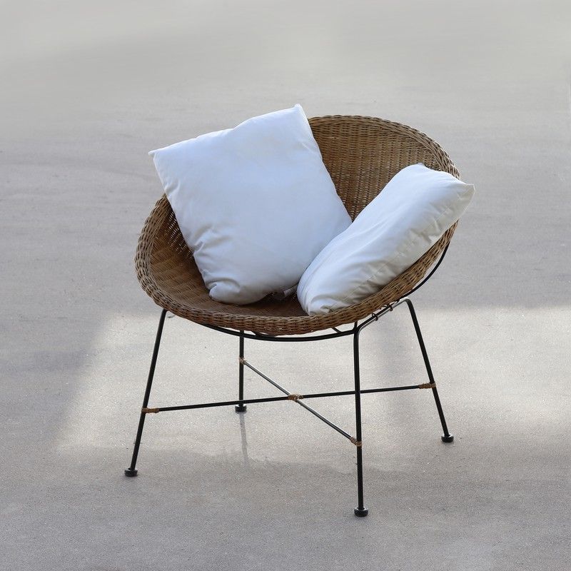 Sillón de ratán para un rincón único