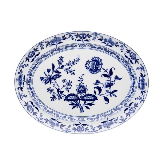 Small oval porcelain platter in white and blue, 41.6 x 31.7 x 3.8 cm | Margão