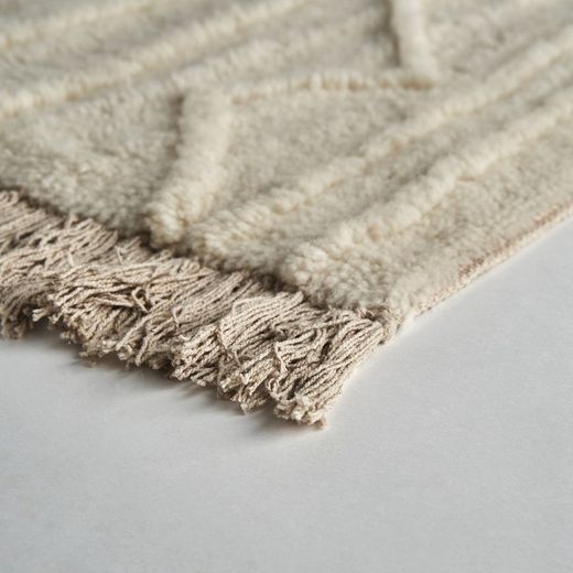 Yerah wool rug in cream, 200 x 300 x 1 cm