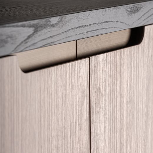 Aparador alto de madera en marrón y negro, 110 x 47 x 150 cm | Saillon