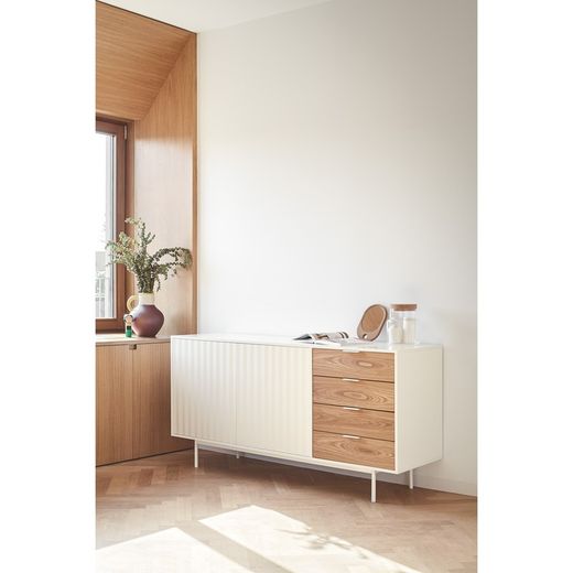 White and light oak wood sideboard, 159.2 x 47 x 79.6 cm | Sierra