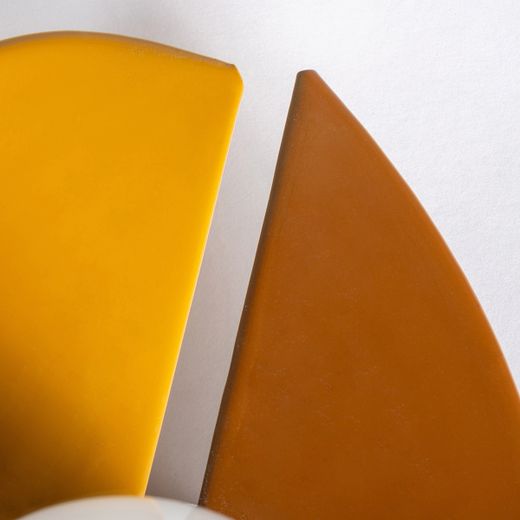 Aplique de metal en amarillo, 20 x 15 x 31 cm | Arco