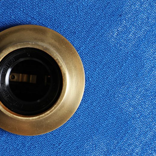 Aplique de metal y algodón en azul marino, 33 x 9 x 33 cm | Vetra