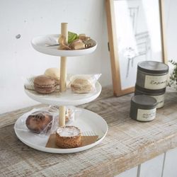 Plateau à gâteau en acier et miroir blanc et naturel, Ø 20 x 24 cm | Tosca