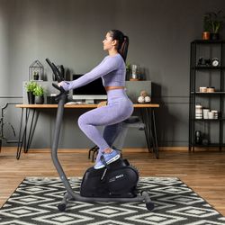 Vélo d'appartement motorisé avec moniteur de fréquence cardiaque sur le guidon et l'écran | Série Keboo 900