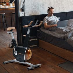 Cyclette vintage in acciaio nero, 105 x 45 x 117 cm | Serie 901