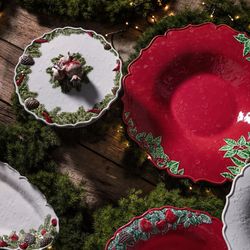 Hvid og flerfarvet slikskål/terrin i lertøj, Ø 24,8 x 20 cm | julekrans