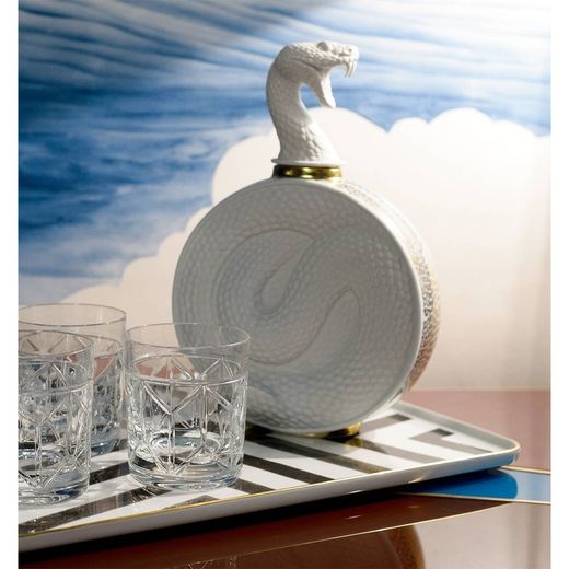 White and gold porcelain bottle, 20.42 x 8.73 x 29.37 cm | poison