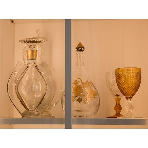 Przezroczyste i pozłacane szkło i złota butelka whisky, 11,7 x 17,5 x 28,5 cm | Feniks