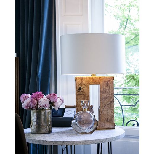 Transparent and gold-plated glass and gold whiskey bottle, 8.3 x 19.8 x 23.5 cm | rinascent