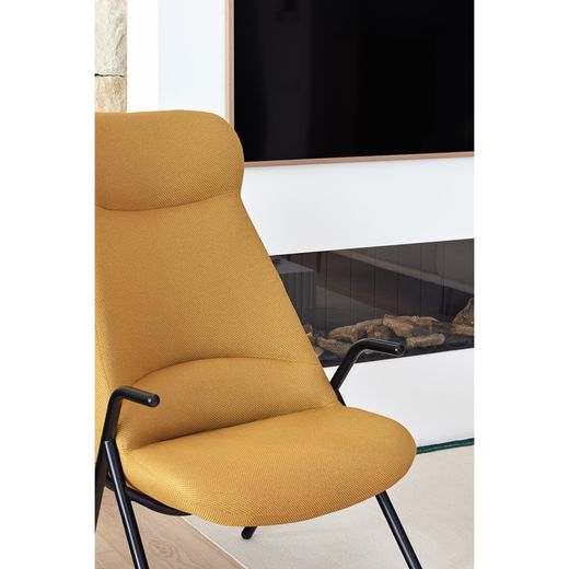 High armchair in mustard fabric, 83 x 81 x 114 cm | Dins