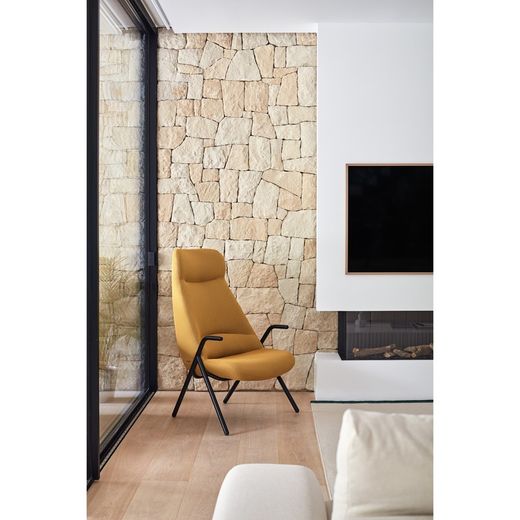 High armchair in mustard fabric, 83 x 81 x 114 cm | Dins
