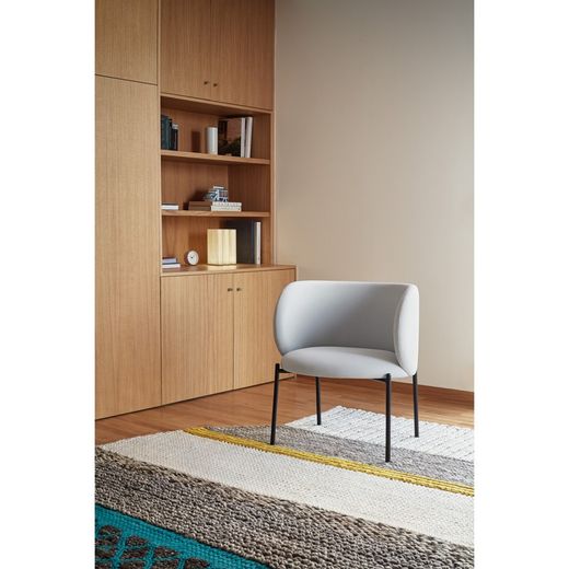 Light grey fabric and metal armchair, 65 x 60 x 74 cm | Mogi