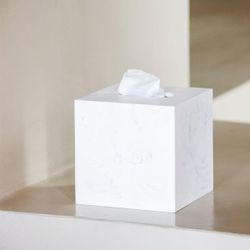 Caja para pañuelos de poliresina en blanco, 13,5 x 13,5 x 14,5 cm | Poli