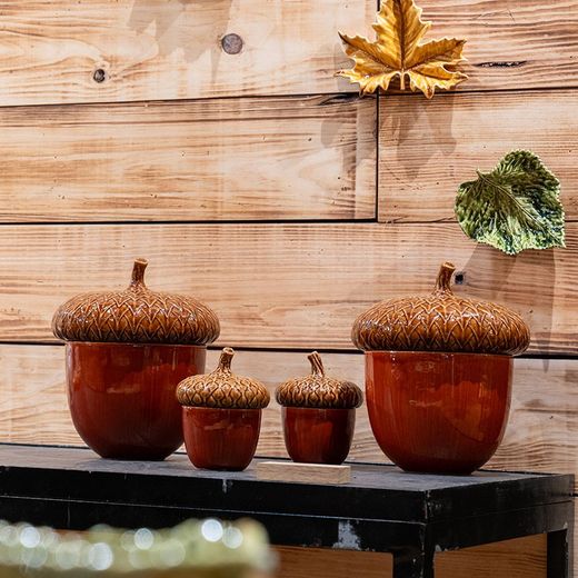 Small brown earthenware box, 11.5 x 11.5 x 15 cm | Gudrum