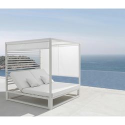 Balinees aluminium en stoffen bed in wit, 198 x 198 x 200 cm | Edna lama's