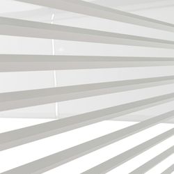 Balinees aluminium en stoffen bed in wit, 198 x 198 x 200 cm | Edna lama's