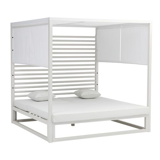 Balinees aluminium en stoffen bed in wit, 198 x 198 x 200 cm | Edna lama's