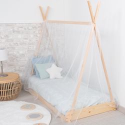 Hytteseng af fyrretræ i natur, 75 x 150,5 x 138 cm | Tipi drømme