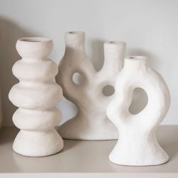 White ceramic candle holder, 10.5 x 7 x 17.5 cm | Kea