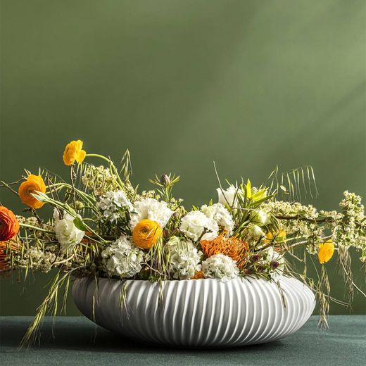 White porcelain centerpiece, 43.1 x 29.7 x 13.9 cm | Shell White