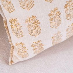 Coussin en coton beige, 45 x 45 x 10 cm | Lis