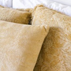 Coussin en coton moutarde, 45 x 45 x 10 cm | Floral