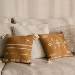 Coussin en coton terre cuite, 45 x 45 x 10 cm | terre de sienne