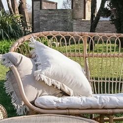 Coussin en lin gris clair, 45 x 45 x 10 cm | Mahé