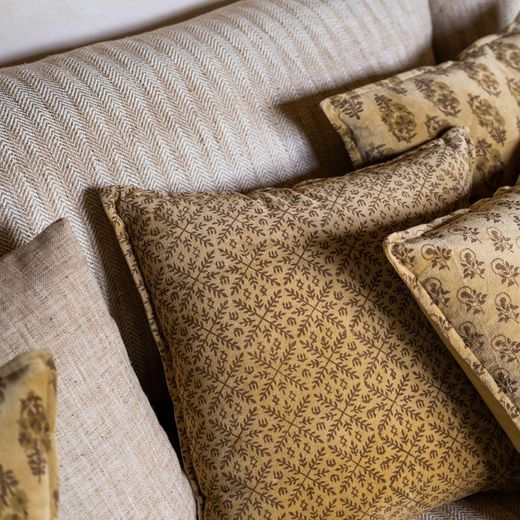 Coussin en velours moutarde, 45 x 45 x 10 cm | gloire