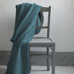 Cotton quilt in topaz blue | Maia
