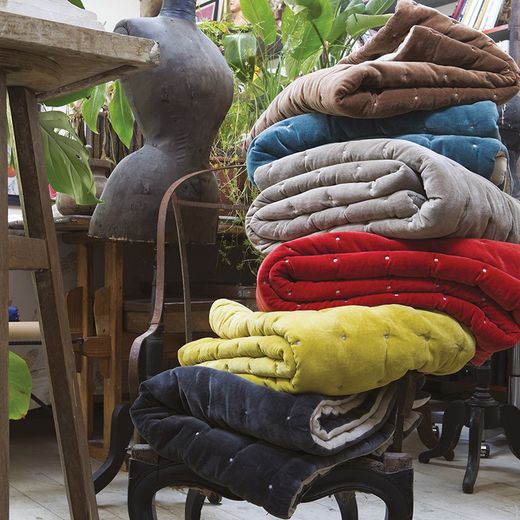 Cotton bedspread in stone, 260 x 240 cm | Elise