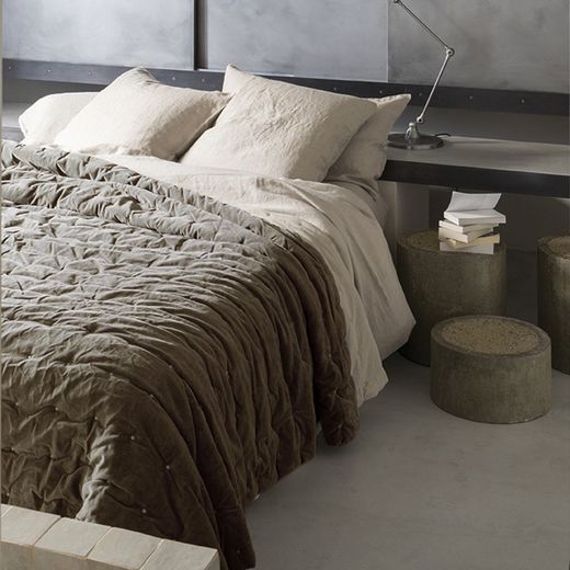 Cotton bedspread in stone, 260 x 240 cm | Elise