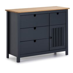 Chambre à coucher, commode et petite table | Brune