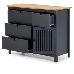 Chambre à coucher, commode et petite table | Brune