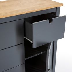 Chambre à coucher, commode et petite table | Brune