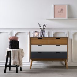 Chambre à coucher, commode et petite table | Cuzco