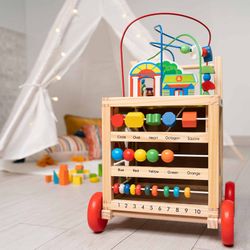 Correpasillos con multiactividades montessori de pino en multicolor, 33 x 33 x 49,5 cm | Corfù