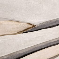 Abstrakt maleri på lærred og træ i beige og lysebrun, 120 x 5 x 150 cm | Valeria