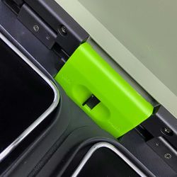 Metal recycling bin in green, 58 x 35.5 x 60 cm | Planet