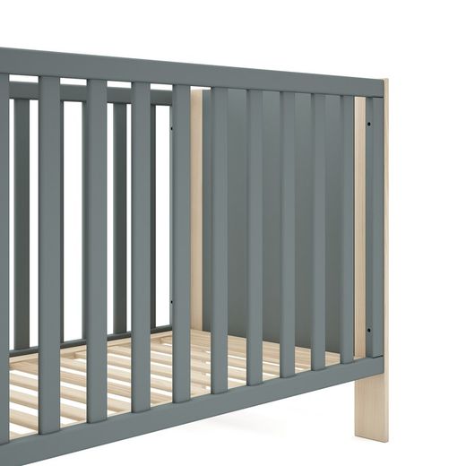 Pine cradle in green and natural, 123.2 x 65.5 x 80 cm | Esteban