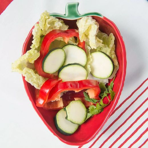 Red and green earthenware salad bowl, 24 x 17.5 x 8 cm | Strawberries