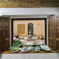 Green earthenware salad bowl M, 39.5 x 20 x 7.5 cm | banana leaves