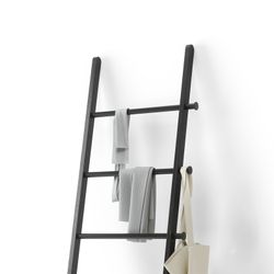 Decoratieve zwarte houten en metalen trap, 51x4x152 cm