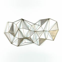 Sculpture en métal doré, 128x5x64 cm