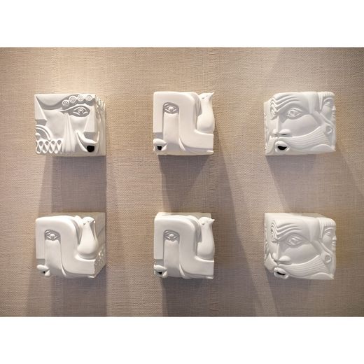 Skulptur Das Alte, das Neue und der Tod aus weißem Biskuitporzellan, 15,9 x 15,9 x 15,3 cm | Gurgeln